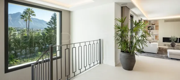 5 bedrooms Villa in Marbella, Spain No. 136376 12