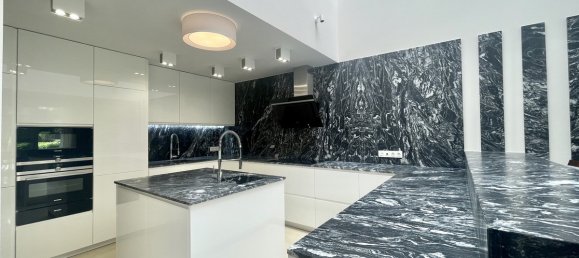 6 Schlafzimmer Doppelhaus in Marbella, Spain, Nr. 41204 9