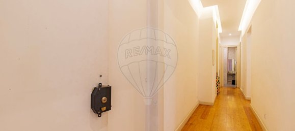 3 bedrooms Apartment in Lisbon, Portugal No. 9741 9