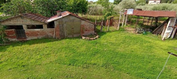 Дом с 6 комнатами в Фояно делла Кьяна, Италия № 215032 3