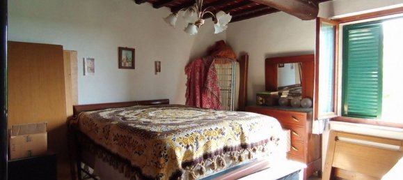 Дом с 6 комнатами в Фояно делла Кьяна, Италия № 215032 9