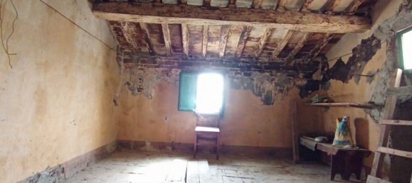 Дом с 6 комнатами в Фояно делла Кьяна, Италия № 215032 12