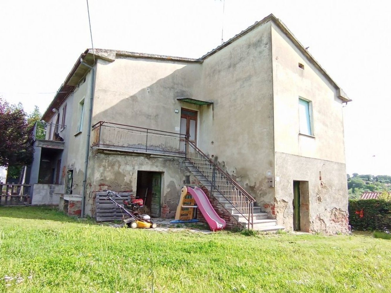 Дом с 6 комнатами в Фояно делла Кьяна, Италия № 215032