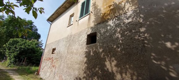 Дом с 6 комнатами в Фояно делла Кьяна, Италия № 215032 5