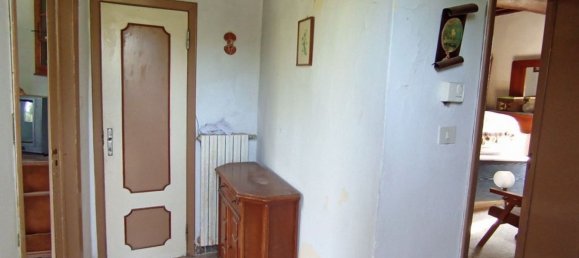 Дом с 6 комнатами в Фояно делла Кьяна, Италия № 215032 8