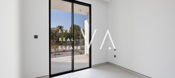 4 bedrooms Villa in Dubai, UAE No. 102881 12