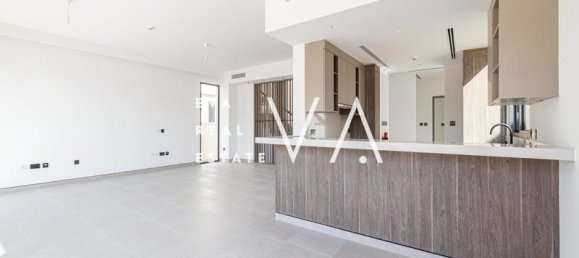 4 bedrooms Villa in Dubai, UAE No. 102881 6