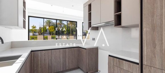 4 bedrooms Villa in Dubai, UAE No. 102881 7