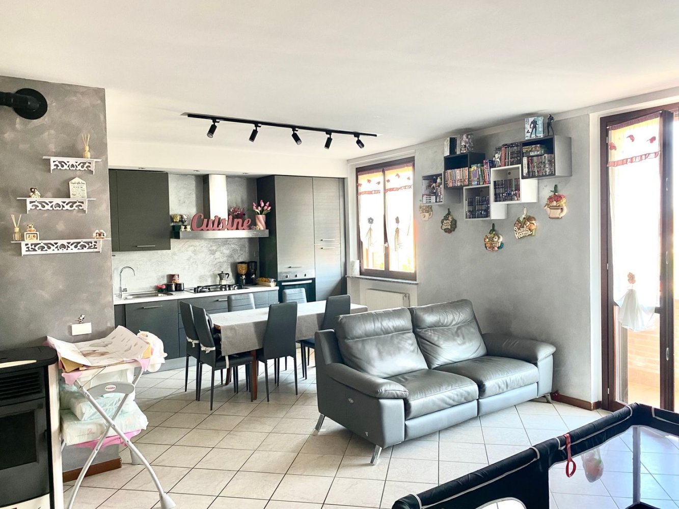 3-salle Appartement à Pontenure, Italy No. 263245