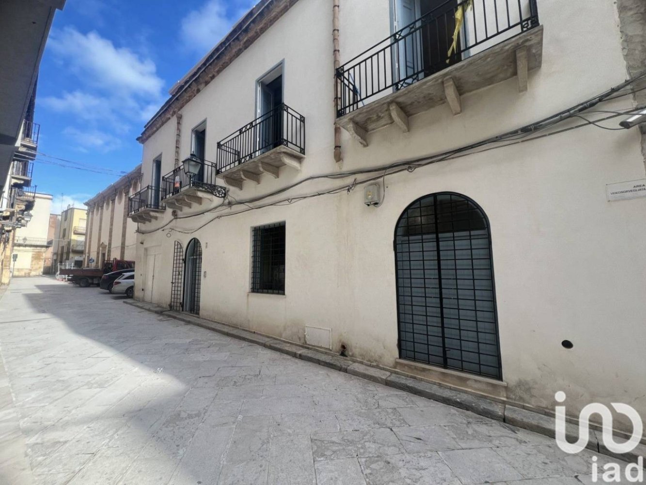 5-salle Bâtiment à Marsala, Italy No. 110573