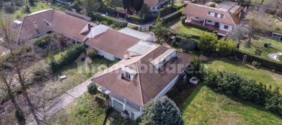 3 bedrooms Villa in Formello, Italy No. 150990 4