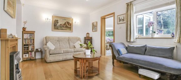 3 bedrooms Bungalow in Barnet, United Kingdom No. 6458 7