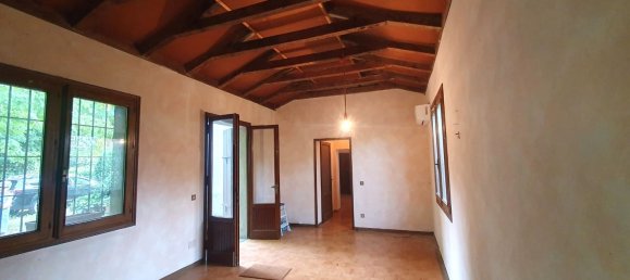 7 rooms Villa in San Giorgio Piacentino, Italy No. 300084 9