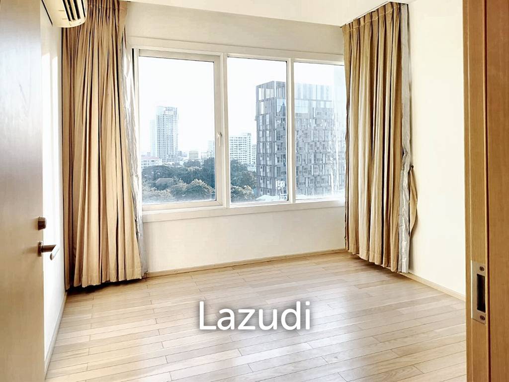 3 bedrooms Condo in Phra Khanong, Thailand No. 13256