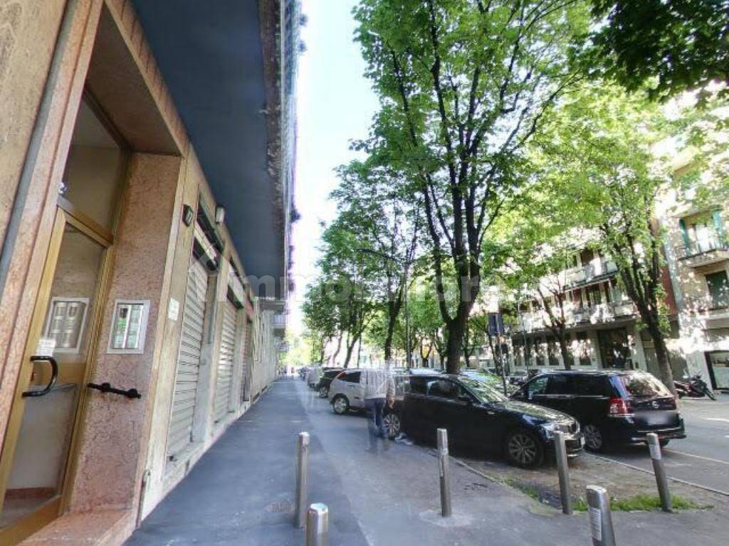 6 bedrooms Apartment in Milan, Italy No. 279085