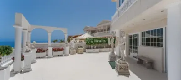 6 bedrooms Villa in Adeje, Spain No. 117143 3