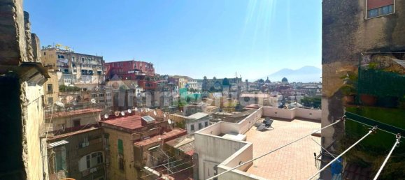 2 bedrooms Apartment in Naples, Italy No. 273466 2
