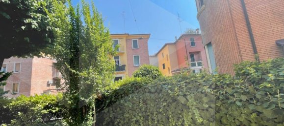 2 bedrooms Apartment in Bologna, Italy No. 27638 4