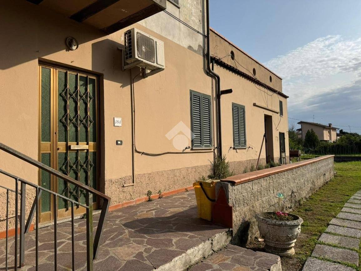 Apartamento de 1 dormitorio en Ponte Buggianese, Italy No. 299674