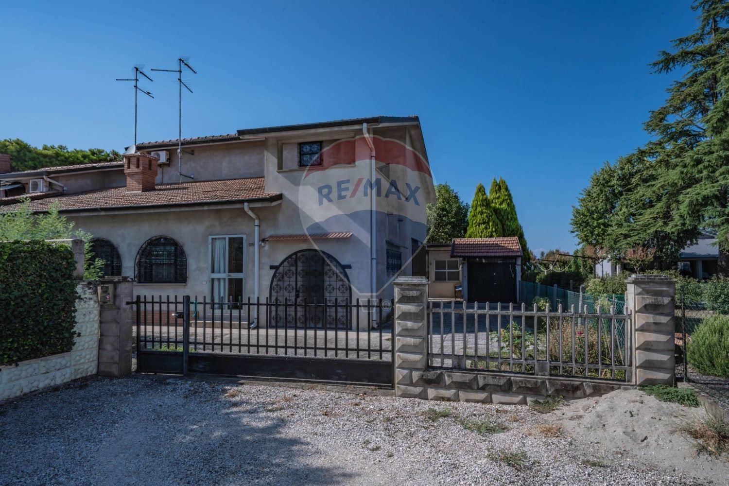 4 bedrooms House in Copparo, Italy No. 318050