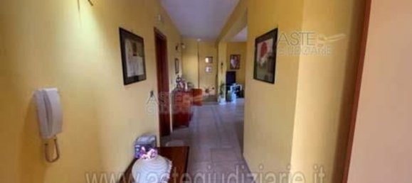 7 rooms Apartment in Giffoni Valle Piana, Italy No. 180116 3