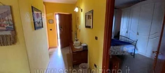 7 rooms Apartment in Giffoni Valle Piana, Italy No. 180116 8