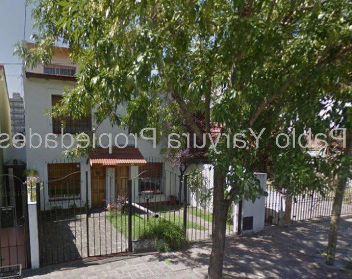 4 bedrooms Apartment in Tres de Febrero, Argentina No. 3241