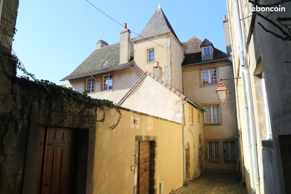 7 bedrooms House in Autun, France No. 195363