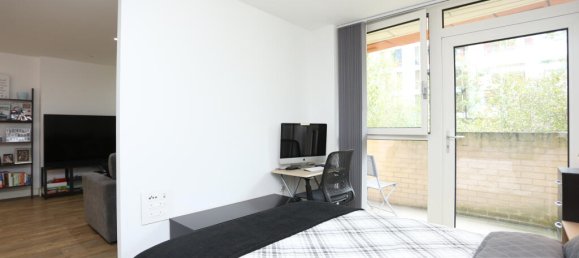 Studio in London, United Kingdom No. 10761 12