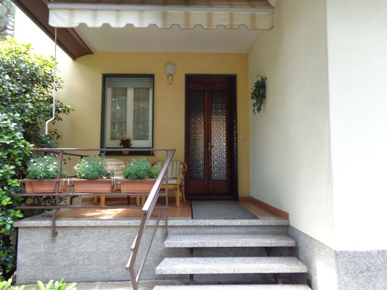4 rooms House in Renate, Italy No. 6230