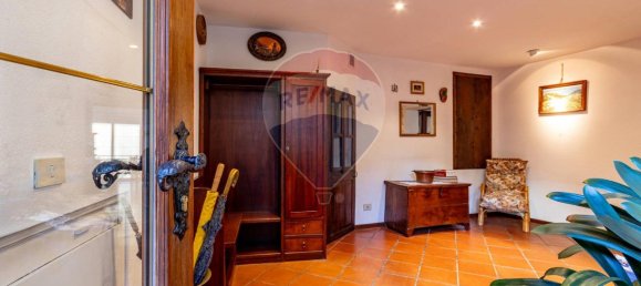 Apartamento de 5 habitaciónes en Ponna, Italy No. 27627 21