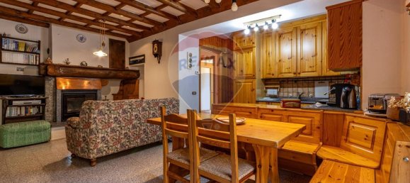 Apartamento de 5 habitaciónes en Ponna, Italy No. 27627 27