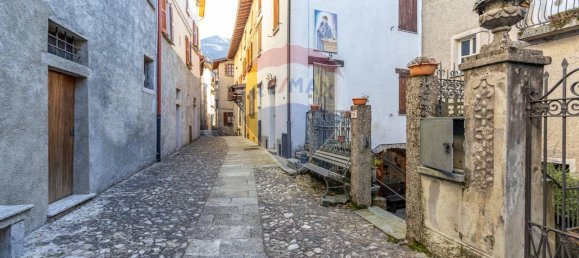 Apartamento de 5 habitaciónes en Ponna, Italy No. 27627 17