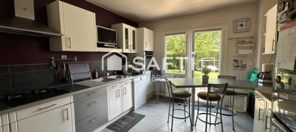 3 bedrooms House in Eragny, France No. 359650 4