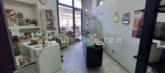3 rooms Commercial property in Cassano Magnago, Italy No. 61453 4