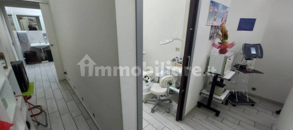 3 rooms Commercial property in Cassano Magnago, Italy No. 61453 11