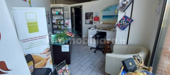 3 rooms Commercial property in Cassano Magnago, Italy No. 61453 7
