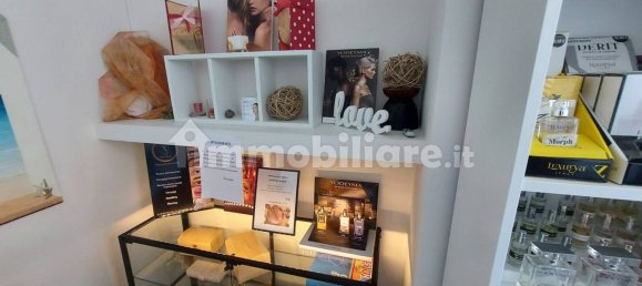 3 rooms Commercial property in Cassano Magnago, Italy No. 61453 8