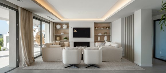 5 bedrooms Villa in Marbella, Spain No. 101361 5