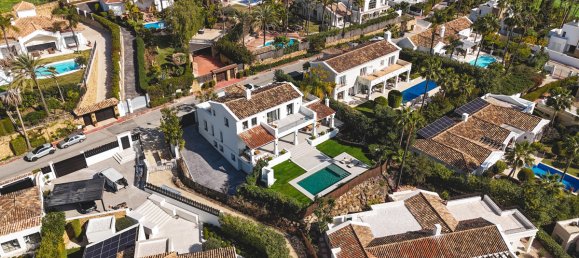 5 bedrooms Villa in Marbella, Spain No. 101361 30