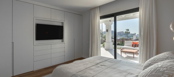 5 bedrooms Villa in Marbella, Spain No. 101361 17