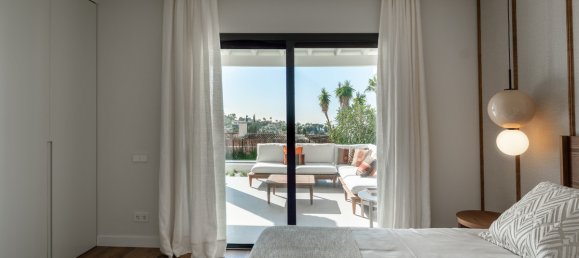 5 bedrooms Villa in Marbella, Spain No. 101361 16