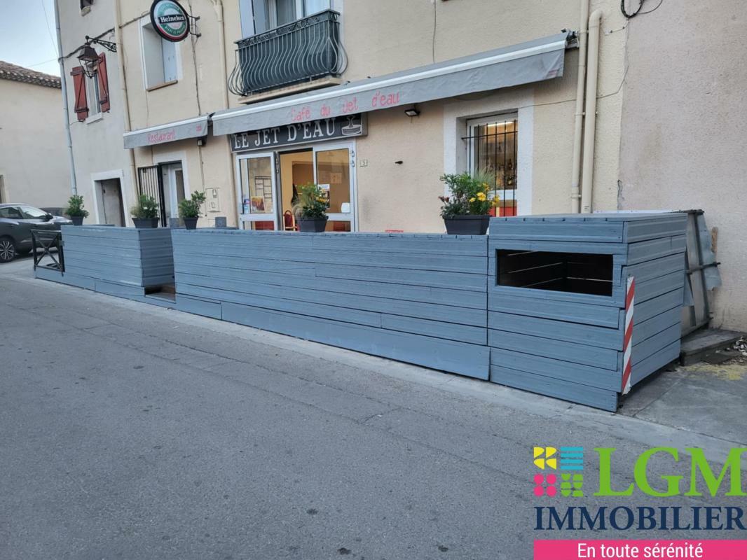 176m² Commercial property in Caveirac, France No. 297522