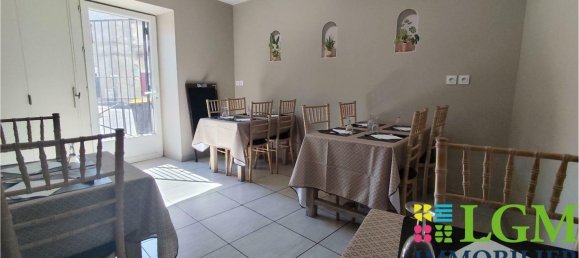 176m² Commercial property in Caveirac, France No. 297522 5