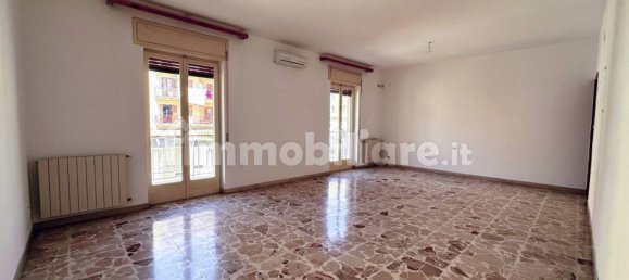 3 bedrooms Apartment in Syracuse, Italy No. 250208 3