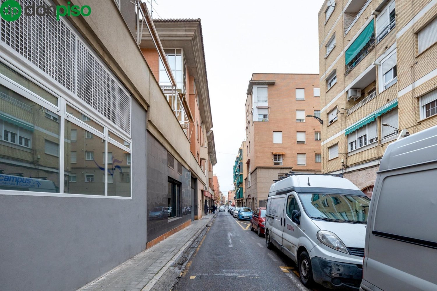 Gewerbliche Immobilie in Granada, Spain 107m², Nr. 105573