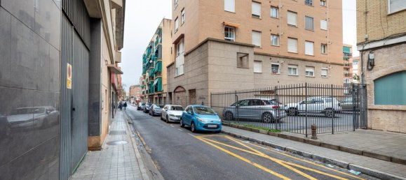 Gewerbliche Immobilie in Granada, Spain 107m², Nr. 105573 2