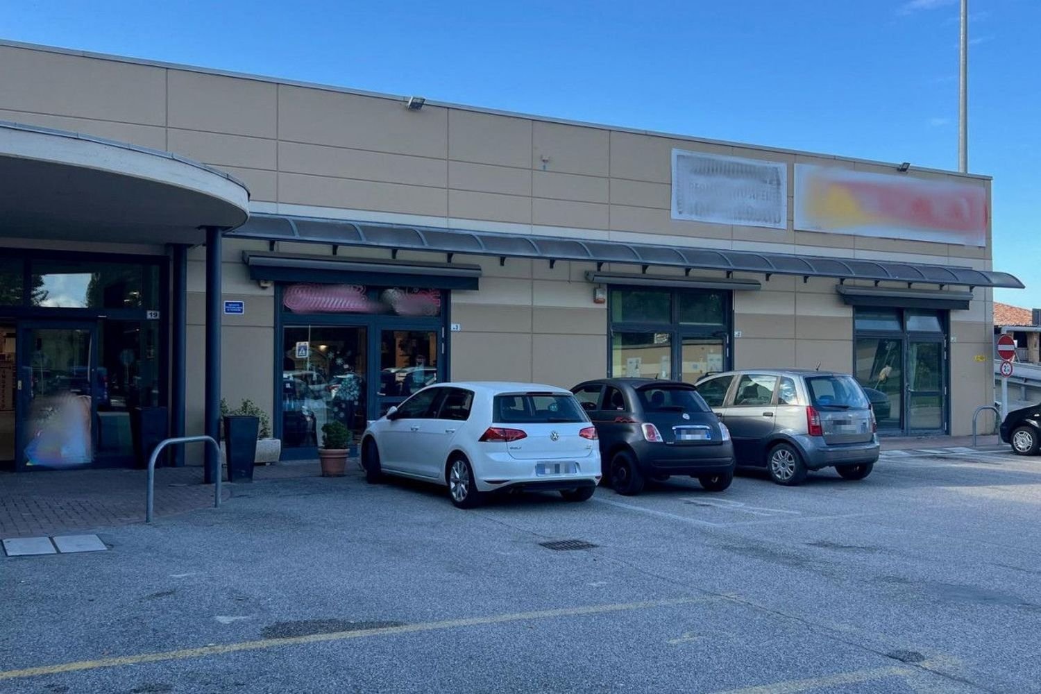 62m² Commercial property in Minerbio, Italy No. 375081