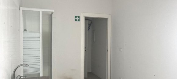 62m² Commercial property in Minerbio, Italy No. 375081 4