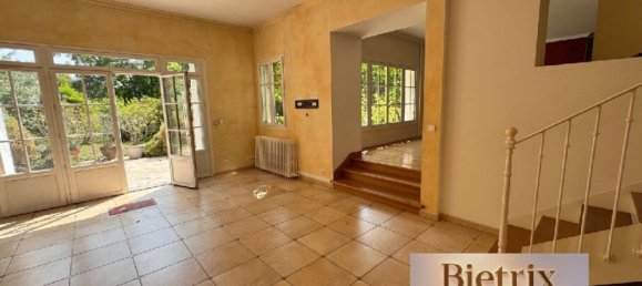 6 chambres Châteaux à Parmain, France No. 340004 3